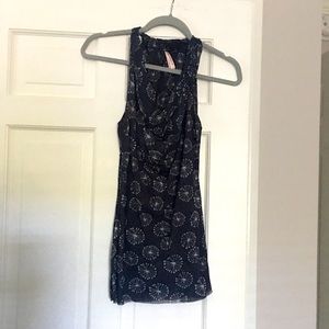 Sweet sleeveless top.  Navy blue Modern pattern.